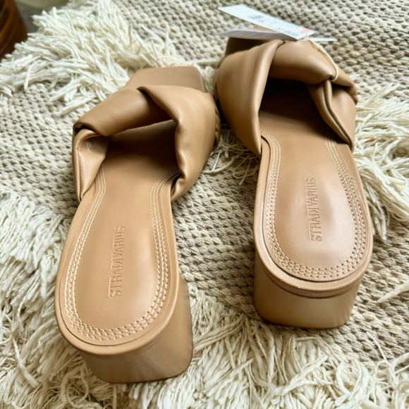 STRADIVARIUS Sandals Slip Ons NWT Size 9 Tan Puff - Picture 15 of 15